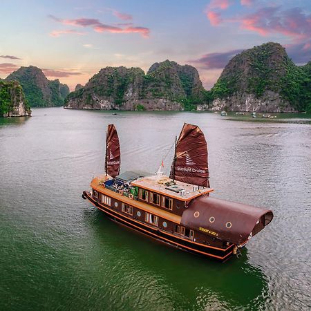 Hotel Sunlight Boutique Cruise - Cat Ba Island Hạ Long Exterior foto