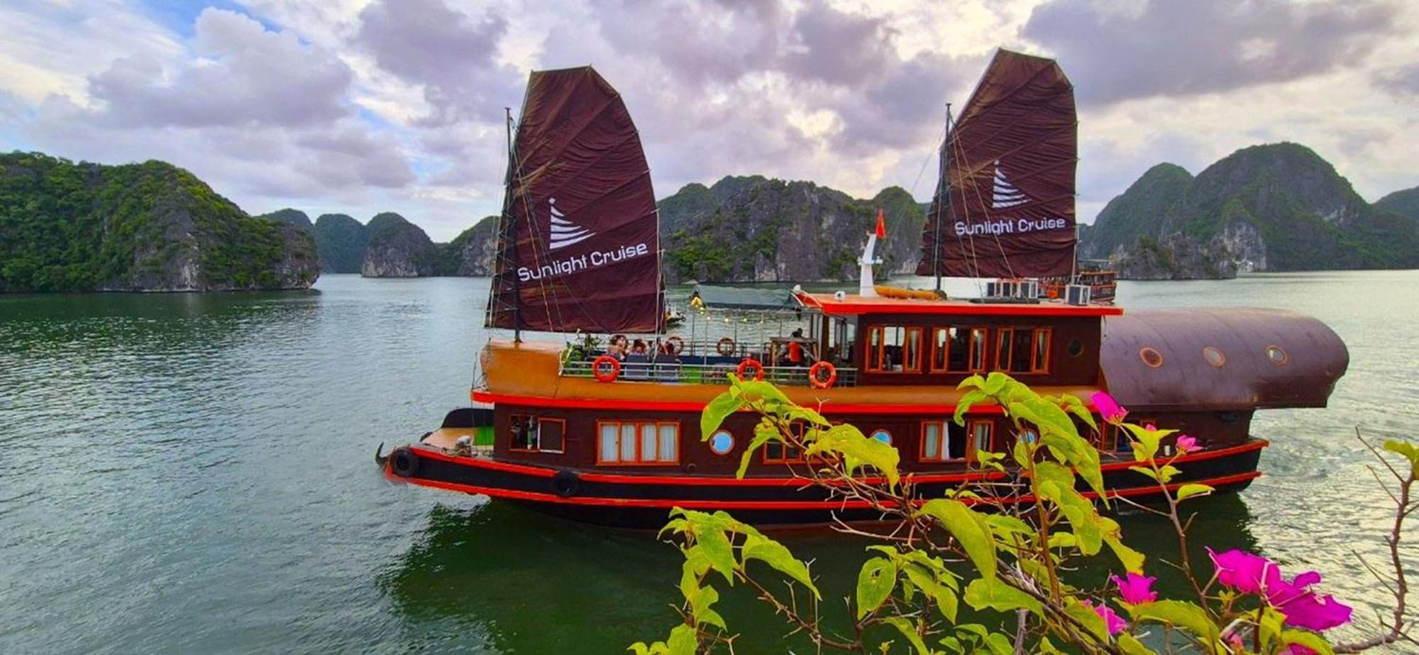 Hotel Sunlight Boutique Cruise - Cat Ba Island Hạ Long Exterior foto