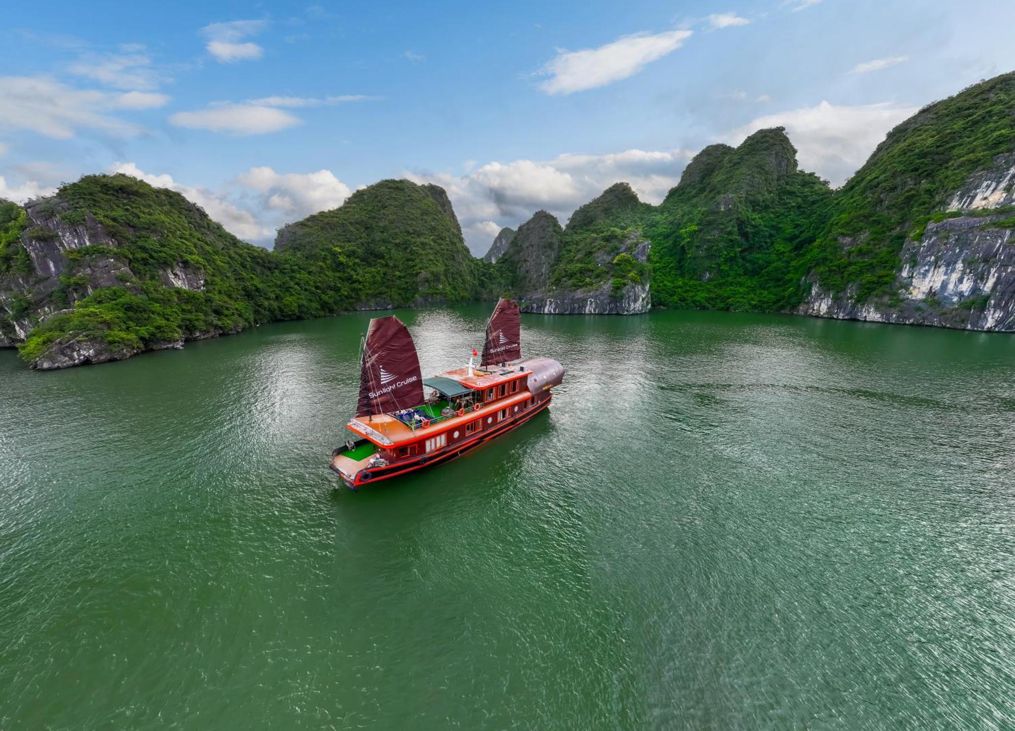 Hotel Sunlight Boutique Cruise - Cat Ba Island Hạ Long Exterior foto