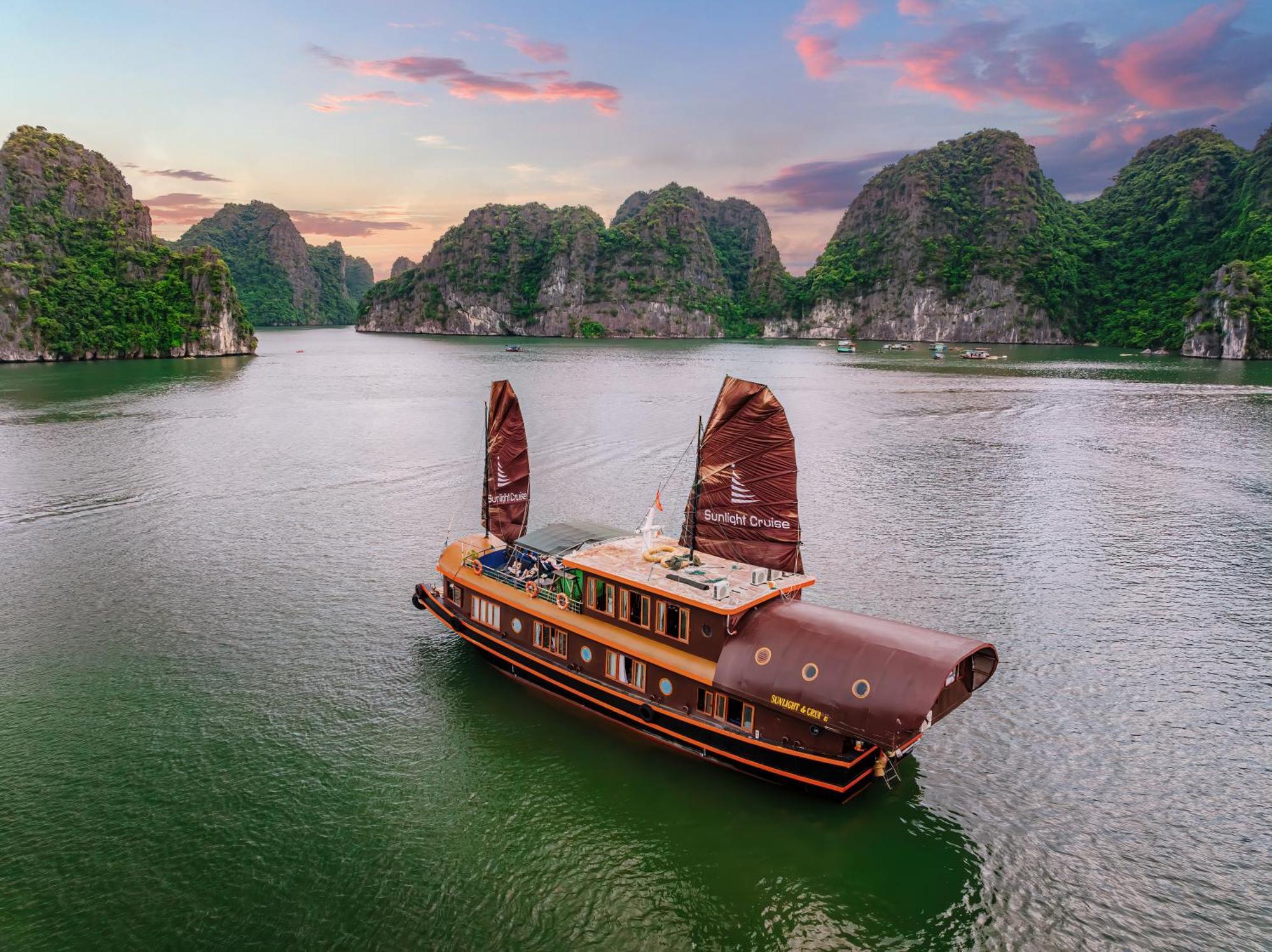 Hotel Sunlight Boutique Cruise - Cat Ba Island Hạ Long Exterior foto
